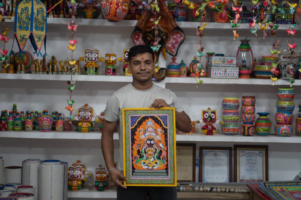 raghurajpur-artists-village-puri.jpg Traditional Pattachitra artists working in Raghurajpur heritage village near Puri Odisha