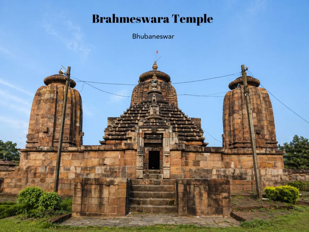 - Ancient Shiva temple known for its beautiful carvings
- One of the important temples in old Bhubaneswar
- Peaceful temple with traditional Kalinga-style architecture